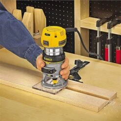 DeWalt D26200 1/4" Compact Palm Router 900w -Outlet The Build Edge Store 0062064 700