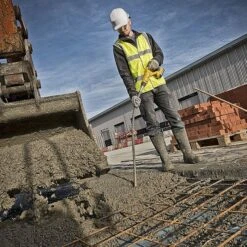 DeWalt DCE531N 18V XR Cordless Concrete Vibrator Poker Body Only 7 DeWalt DCE531N 18V XR Cordless Concrete Vibrator Poker Body Only -Outlet The Build Edge Store 0092817 700