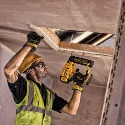 DeWalt DCN680N 18V XR 18Ga Brad Finish Nailer Body Only -Outlet The Build Edge Store 0095255 700