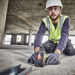 Dewalt DW088K Line Laser Self Levelling Cross Line Laser 3xAA -Outlet The Build Edge Store 0095340 700