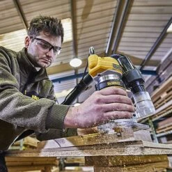 DeWalt D26200 1/4" Compact Palm Router 900w -Outlet The Build Edge Store 0095610 700