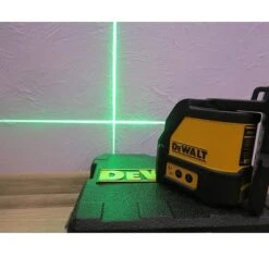 DeWalt DW088CG Cross Line Green Laser 20m -Outlet The Build Edge Store 0095671 700