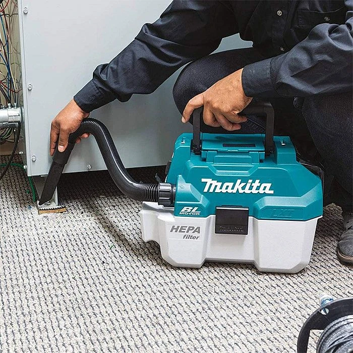 Makita DVC750LZ 18v Cordless L-Class Vacuum Body Only 4 Makita DVC750LZ 18v Cordless L-Class Vacuum Body Only - Image 4