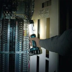 Makita DML806 18v/14.4v LED Torch & 360° Lantern -Outlet The Build Edge Store 0096028 700