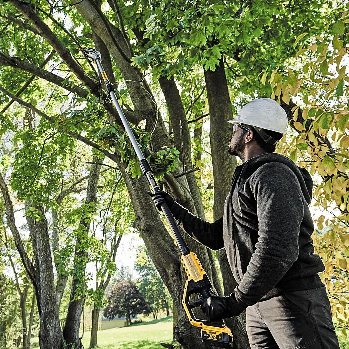 DEWALT DCMPS567N 18V XR Cordless Pole Saw Chainsaw - Body Only 5 DEWALT DCMPS567N 18V XR Cordless Pole Saw Chainsaw - Body Only - Image 5