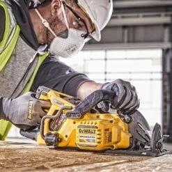 DeWalt DCS577T2 54v FlexVolt Circular Saw 190mm 2 X 6.0Ah Batteries -Outlet The Build Edge Store 0099093 700
