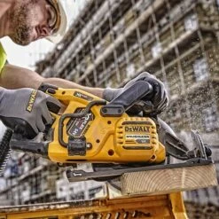 DeWalt DCS577T2 54v FlexVolt Circular Saw 190mm 2 X 6.0Ah Batteries -Outlet The Build Edge Store 0099094 700