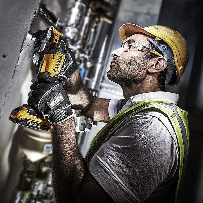 DeWalt DCS356P1 18V XR 3-Speed Multi-Tool & 5.0Ah Battery 3 DeWalt DCS356P1 18V XR 3-Speed Multi-Tool & 5.0Ah Battery - Image 3