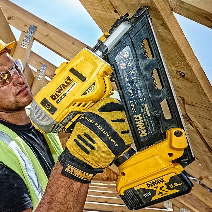 Dewalt DCK264P2T 18V 1st & 2nd Fix Cordless Twin Nailer Kit - DCN692 + DCN660 - 2 X 5.0Ah Batteries 5 Dewalt DCK264P2T 18V 1st & 2nd Fix Cordless Twin Nailer Kit - DCN692 + DCN660 - 2 X 5.0Ah Batteries - Image 5
