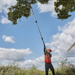 DeWalt Ultimate Cordless 18V Gardening Kit 5 Piece & 4 X 5.0Ah Batteries -Outlet The Build Edge Store 0106701 700